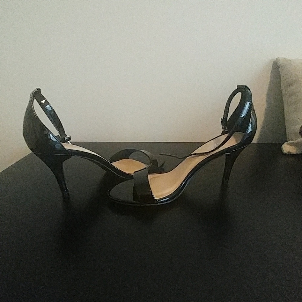 Shoes - Picture 4 of 4